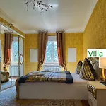 Luxury Emg - Historische Mit Sauna, Spa, Garten & Grossem Essbereich Fuer Bis Zu 22 Personen Villa