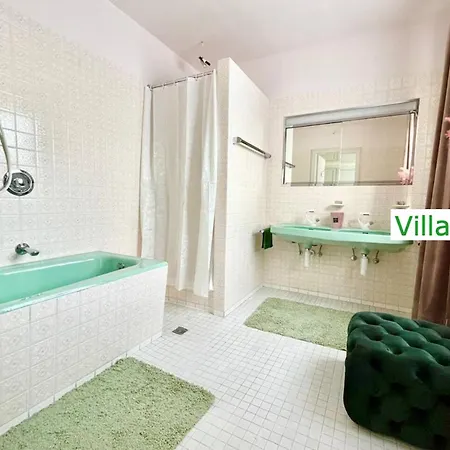 Luxury Emg - Historische Mit Sauna, Spa, Garten & Grossem Essbereich Fuer Bis Zu 22 Personen Villa *