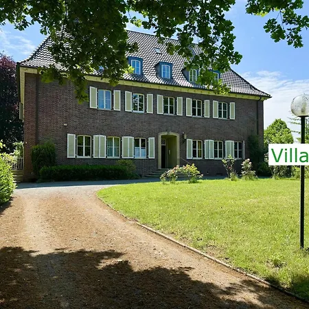 Luxury Emg - Historische Mit Sauna, Spa, Garten & Grossem Essbereich Fuer Bis Zu 22 Personen Villa *