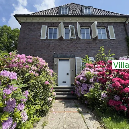 Villa Luxury Emg - Historische Mit Sauna, Spa, Garten & Grossem Essbereich Fuer Bis Zu 22 Personen Steinfurt