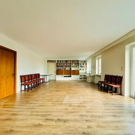 Luxury Emg - Historische Mit Sauna, Spa, Garten & Grossem Essbereich Fuer Bis Zu 22 Personen