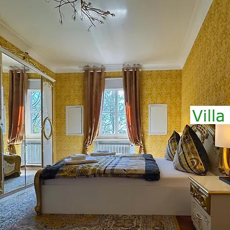 Luxury Emg - Historische Mit Sauna, Spa, Garten & Grossem Essbereich Fuer Bis Zu 22 Personen Villa