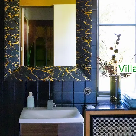 Luxury Emg - Historische Mit Sauna, Spa, Garten & Grossem Essbereich Fuer Bis Zu 22 Personen *