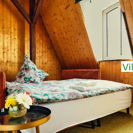 Luxury Emg - Historische Mit Sauna, Spa, Garten & Grossem Essbereich Fuer Bis Zu 22 Personen Villa *