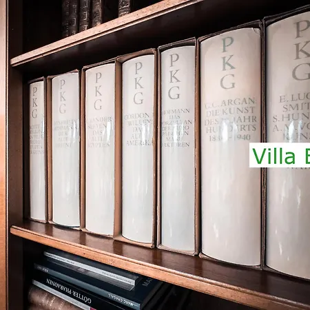 Villa Luxury Emg - Historische Mit Sauna, Spa, Garten & Grossem Essbereich Fuer Bis Zu 22 Personen *