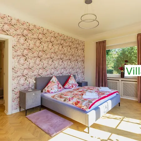 Luxury Emg - Historische Mit Sauna, Spa, Garten & Grossem Essbereich Fuer Bis Zu 22 Personen Steinfurt