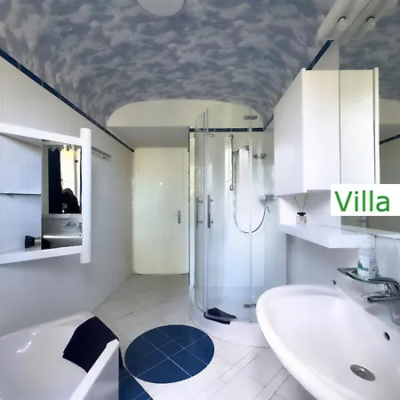 Villa Luxury Emg - Historische Mit Sauna, Spa, Garten & Grossem Essbereich Fuer Bis Zu 22 Personen *