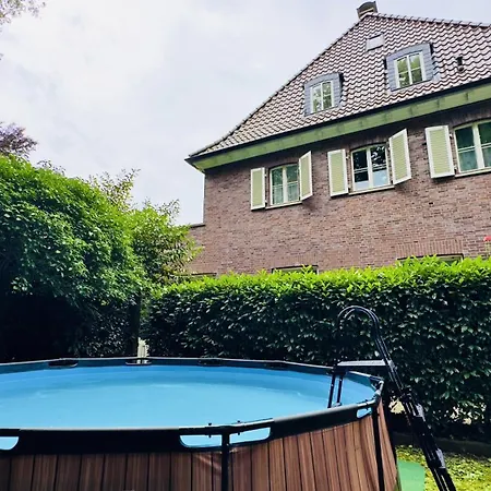 Luxury Emg - Historische Mit Sauna, Spa, Garten & Grossem Essbereich Fuer Bis Zu 22 Personen *