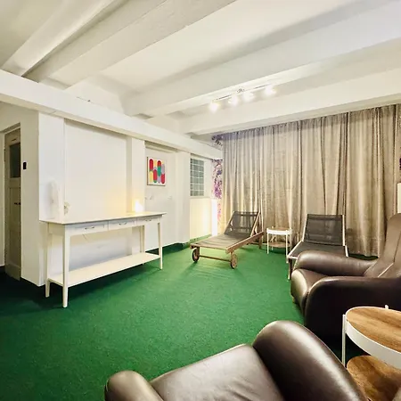 Villa Luxury Emg - Historische Mit Sauna, Spa, Garten & Grossem Essbereich Fuer Bis Zu 22 Personen *