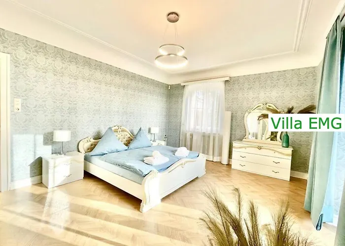 Villa Luxury Emg - Historische Mit Sauna, Spa, Garten & Grossem Essbereich Fuer Bis Zu 22 Personen Steinfurt
