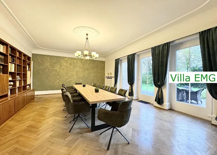 Luxury Emg - Historische Mit Sauna, Spa, Garten & Grossem Essbereich Fuer Bis Zu 22 Personen