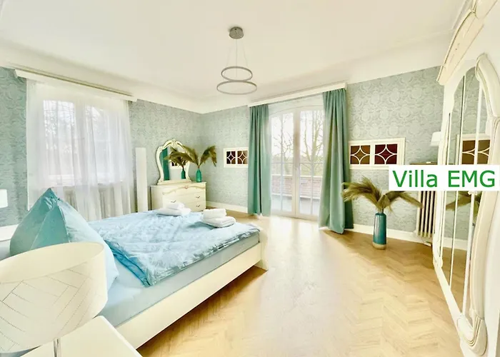 Villa Luxury Emg - Historische Mit Sauna, Spa, Garten & Grossem Essbereich Fuer Bis Zu 22 Personen