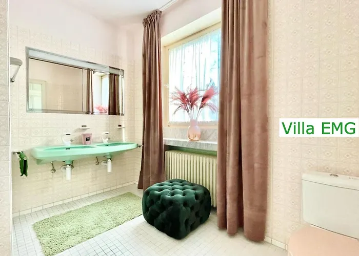 Luxury Emg - Historische Mit Sauna, Spa, Garten & Grossem Essbereich Fuer Bis Zu 22 Personen