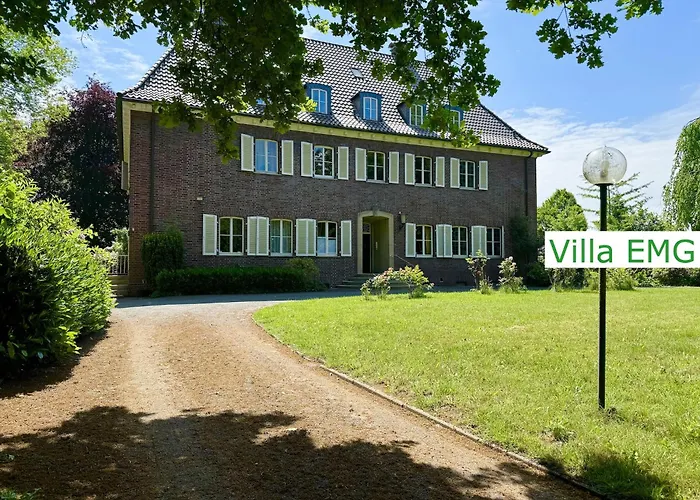 Luxury Emg - Historische Mit Sauna, Spa, Garten & Grossem Essbereich Fuer Bis Zu 22 Personen Villa *