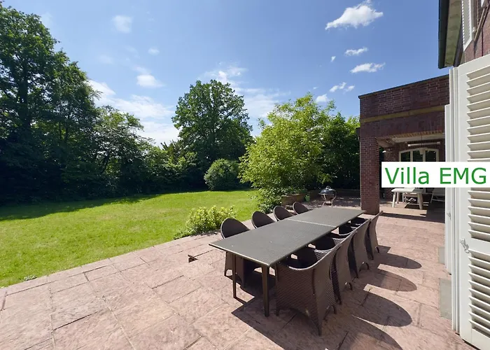 Villa Luxury Emg - Historische Mit Sauna, Spa, Garten & Grossem Essbereich Fuer Bis Zu 22 Personen