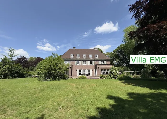 Villa Luxury Emg - Historische Mit Sauna, Spa, Garten & Grossem Essbereich Fuer Bis Zu 22 Personen *