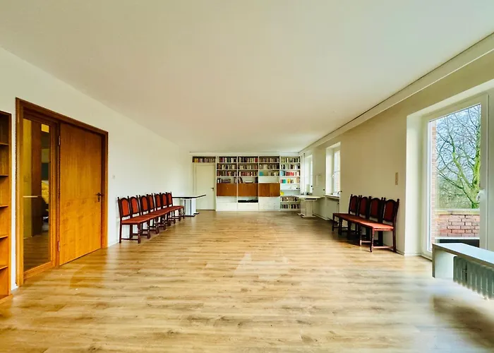 Luxury Emg - Historische Mit Sauna, Spa, Garten & Grossem Essbereich Fuer Bis Zu 22 Personen