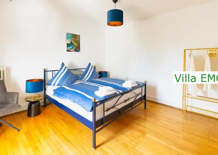 Luxury Emg - Historische Mit Sauna, Spa, Garten & Grossem Essbereich Fuer Bis Zu 22 Personen Villa *