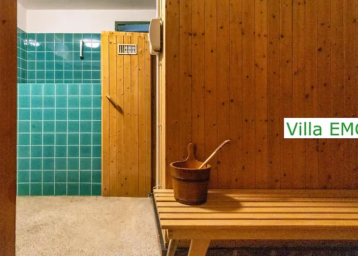 Luxury Emg - Historische Mit Sauna, Spa, Garten & Grossem Essbereich Fuer Bis Zu 22 Personen