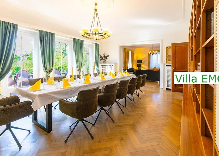 Villa Luxury Emg - Historische Mit Sauna, Spa, Garten & Grossem Essbereich Fuer Bis Zu 22 Personen