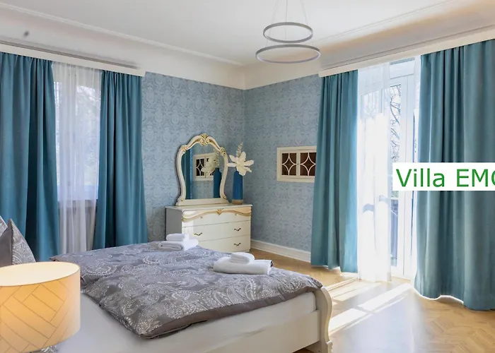 Luxury Emg - Historische Mit Sauna, Spa, Garten & Grossem Essbereich Fuer Bis Zu 22 Personen Villa *