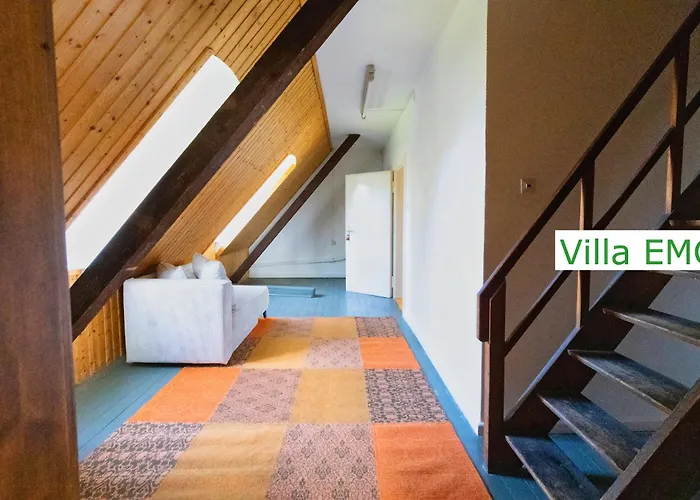 Luxury Emg - Historische Mit Sauna, Spa, Garten & Grossem Essbereich Fuer Bis Zu 22 Personen *