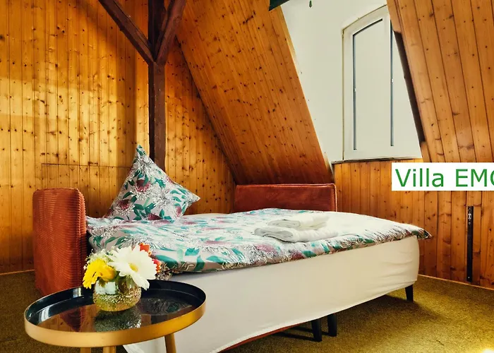 Luxury Emg - Historische Mit Sauna, Spa, Garten & Grossem Essbereich Fuer Bis Zu 22 Personen Villa *