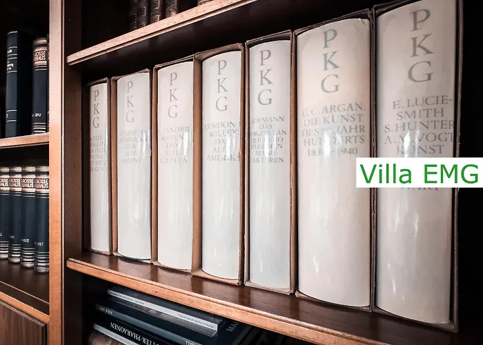 Villa Luxury Emg - Historische Mit Sauna, Spa, Garten & Grossem Essbereich Fuer Bis Zu 22 Personen *