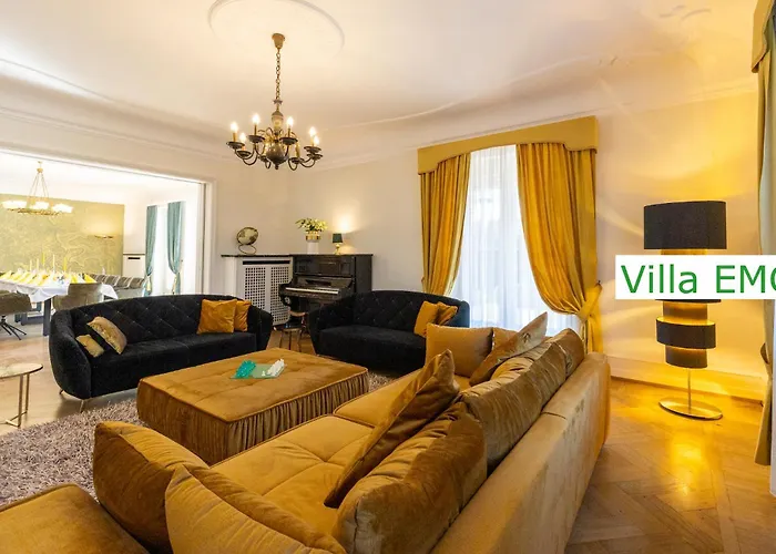 Villa Luxury Emg - Historische Mit Sauna, Spa, Garten & Grossem Essbereich Fuer Bis Zu 22 Personen *