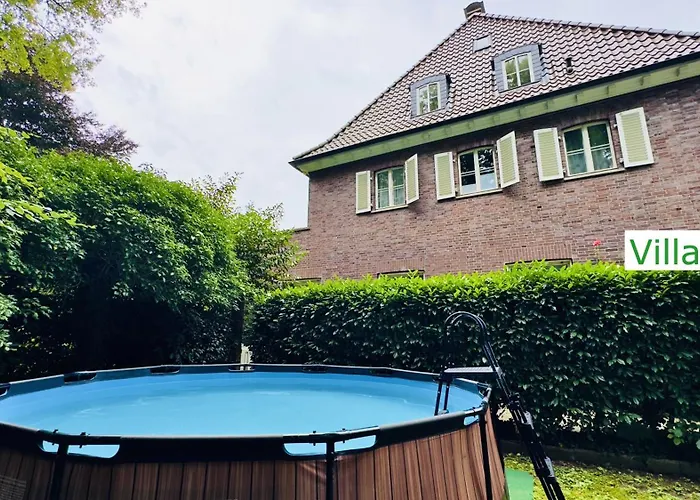 Luxury Emg - Historische Mit Sauna, Spa, Garten & Grossem Essbereich Fuer Bis Zu 22 Personen *