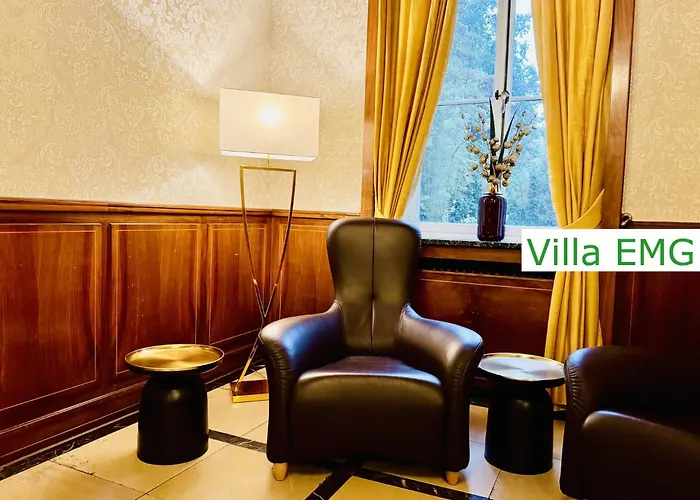 Luxury Emg - Historische Mit Sauna, Spa, Garten & Grossem Essbereich Fuer Bis Zu 22 Personen *
