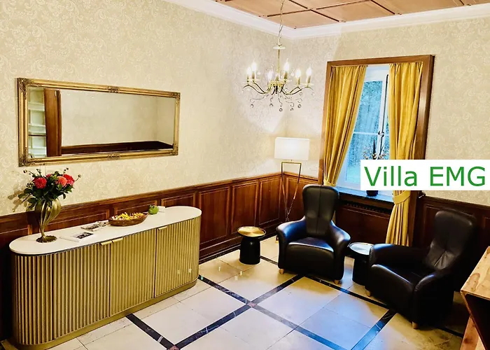 Luxury Emg - Historische Mit Sauna, Spa, Garten & Grossem Essbereich Fuer Bis Zu 22 Personen