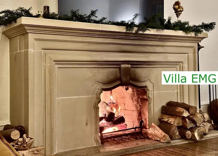 Villa Luxury Emg - Historische Mit Sauna, Spa, Garten & Grossem Essbereich Fuer Bis Zu 22 Personen *